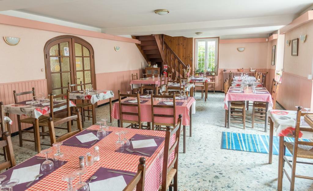 Hotel Du Cygne De La Croix Blanche Lailly-en-Val Exterior foto