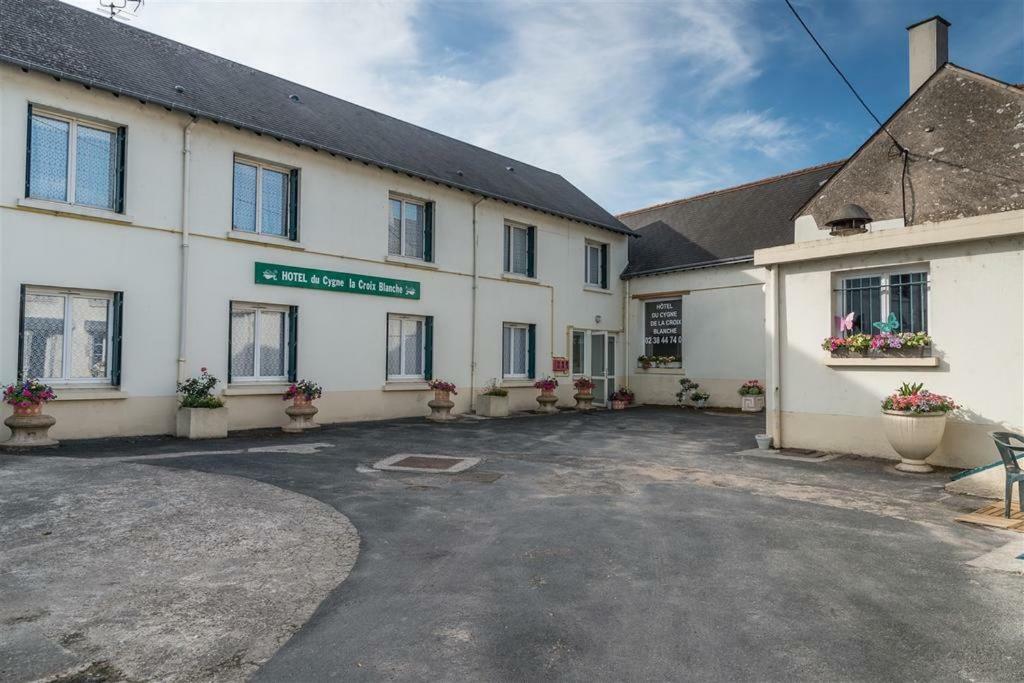Hotel Du Cygne De La Croix Blanche Lailly-en-Val Exterior foto